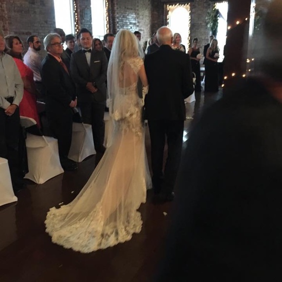 W•Too Wedding Gown - Picture 8 of 8